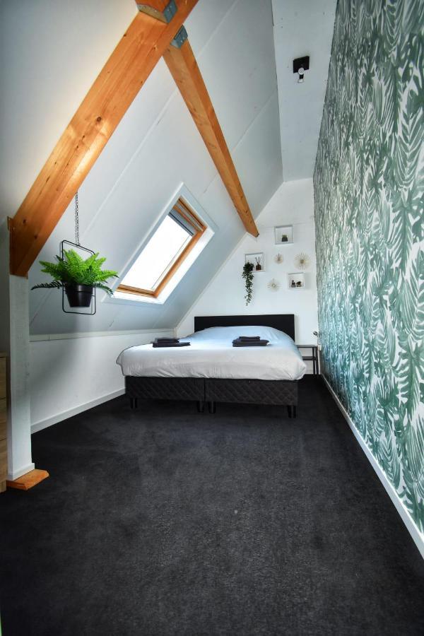 'T Zeeuwse Achteruusje Villa ซินท์ อันนาลอนด์ ภายนอก รูปภาพ
